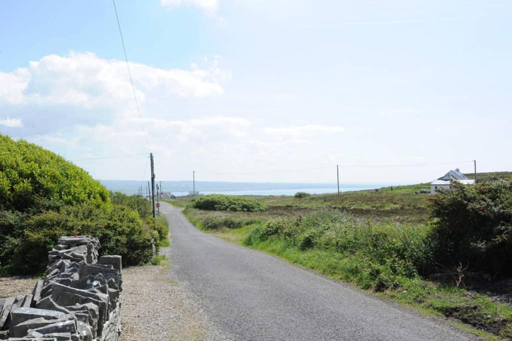 Red Stonecutters Cottage, Doolin Carrowauff Esterno foto
