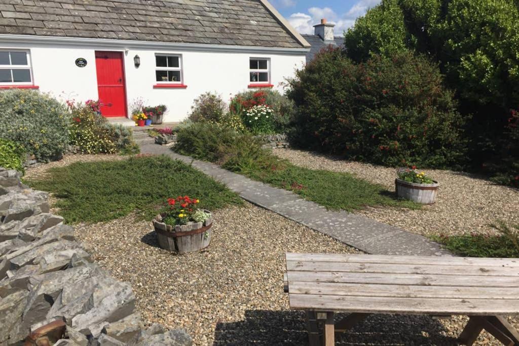 Red Stonecutters Cottage, Doolin Carrowauff Esterno foto