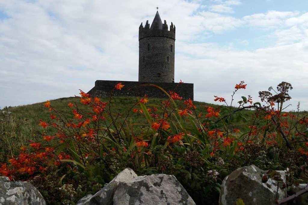 Red Stonecutters Cottage, Doolin Carrowauff Esterno foto